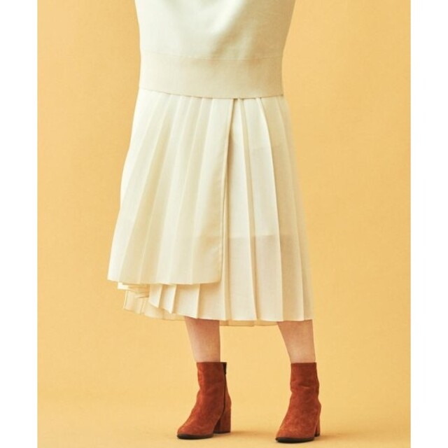 TOMORROWLAND(トゥモローランド)のトゥモローランド ウールプリーツ アリンメトリー ラップスカート　白　32 レディースのスカート(ロングスカート)の商品写真