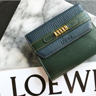 LOEWE - 【1,000円値下げしました】LOEWE vintage 二つ折り財布の通販 ...