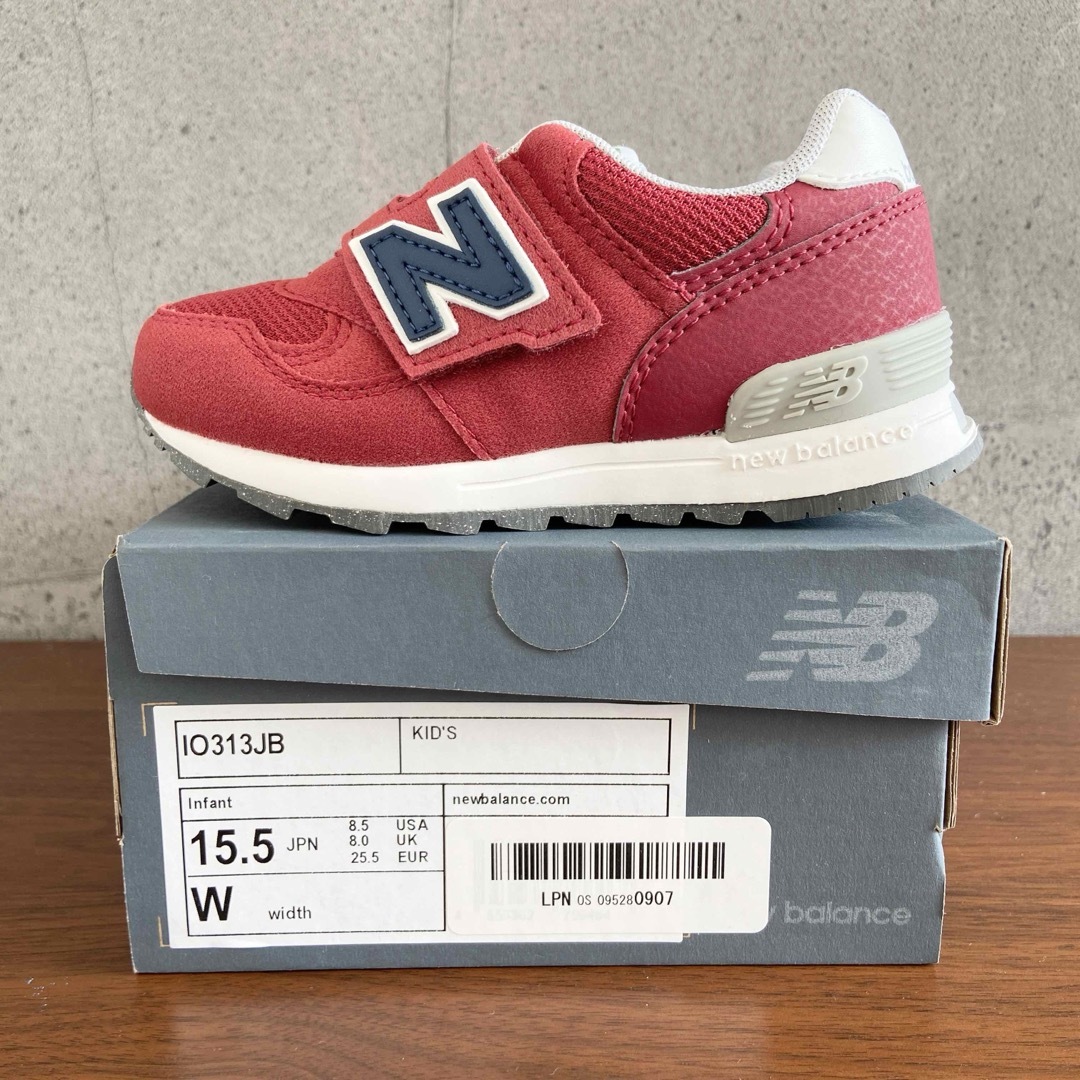 New Balance(ニューバランス)の【新品】15.5センチ レッド×ネイビー ニューバランス スニーカー キッズ キッズ/ベビー/マタニティのキッズ靴/シューズ(15cm~)(スニーカー)の商品写真