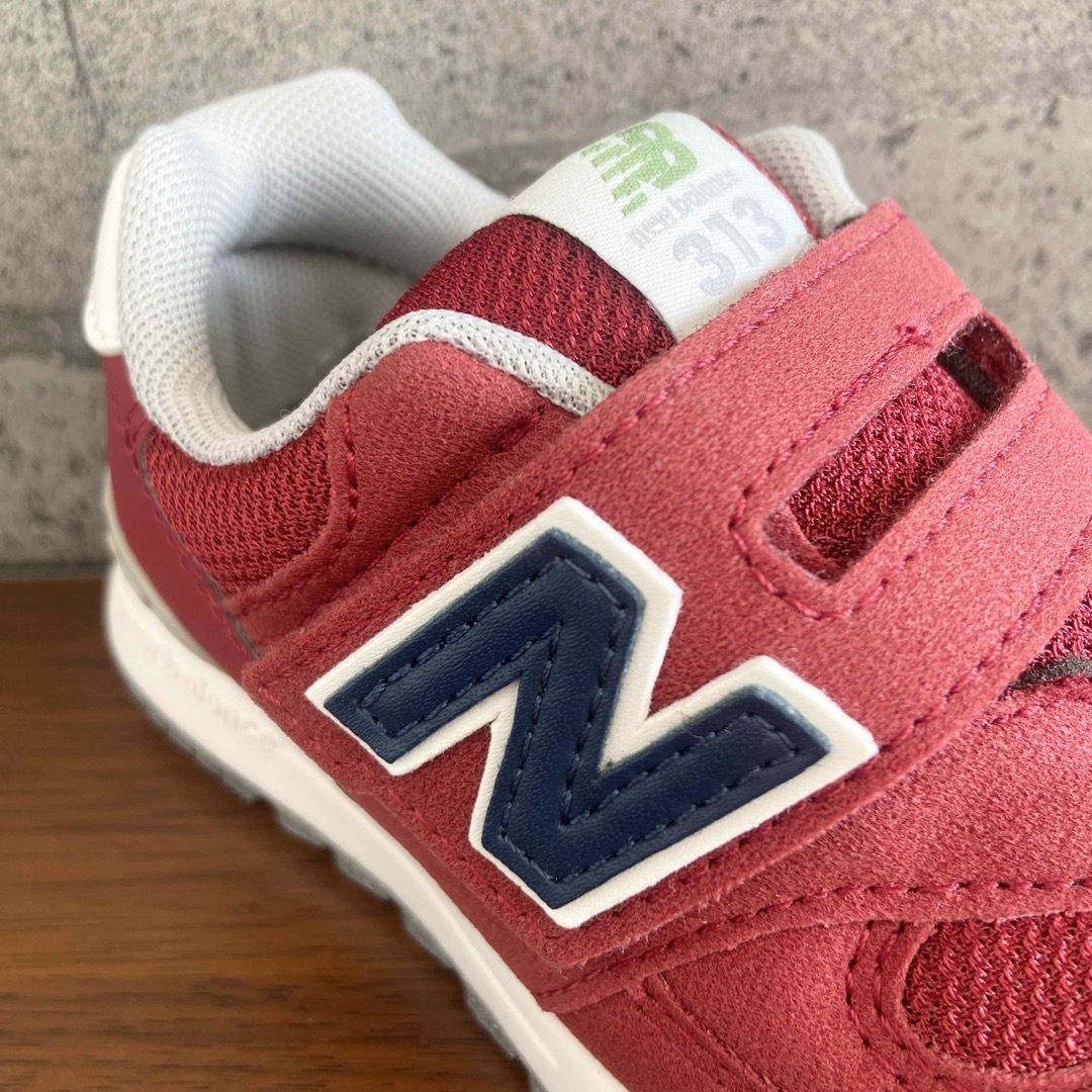 New Balance(ニューバランス)の【新品】15.5センチ レッド×ネイビー ニューバランス スニーカー キッズ キッズ/ベビー/マタニティのキッズ靴/シューズ(15cm~)(スニーカー)の商品写真