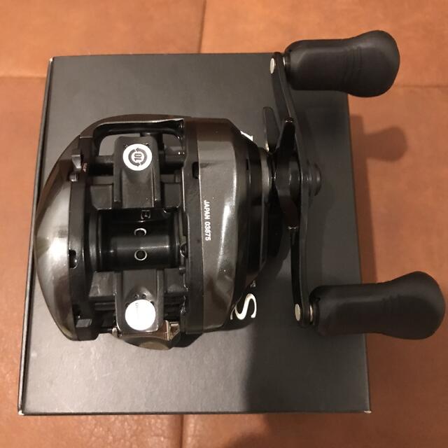 SHIMANO(シマノ)の【新品未使用】18アンタレスDCMD XG（左ハンドル） スポーツ/アウトドアのフィッシング(リール)の商品写真