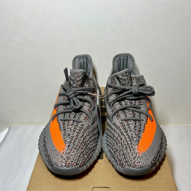 adidas(アディダス)のadidas YEEZY BOOST 350 V2 BELUGA GW1229 メンズの靴/シューズ(スニーカー)の商品写真