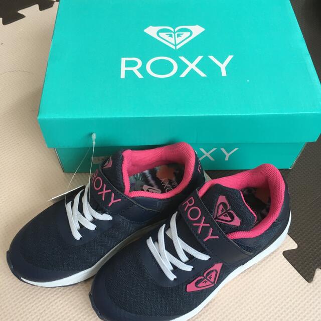 Roxy(ロキシー)のROXY♡新品スニーカー！19㎝ キッズ/ベビー/マタニティのキッズ靴/シューズ(15cm~)(スニーカー)の商品写真