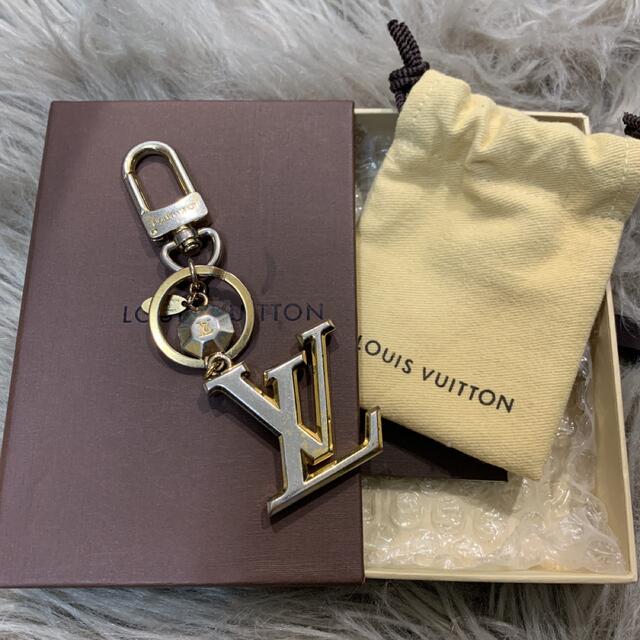 LOUIS VUITTON(ルイヴィトン)のルイヴィトン ポルトクレ LVファセット チャーム キーリング レディースのアクセサリー(チャーム)の商品写真