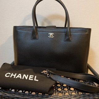 シャネル(CHANEL)のCHANELエグゼクティブトート　新品同様(トートバッグ)