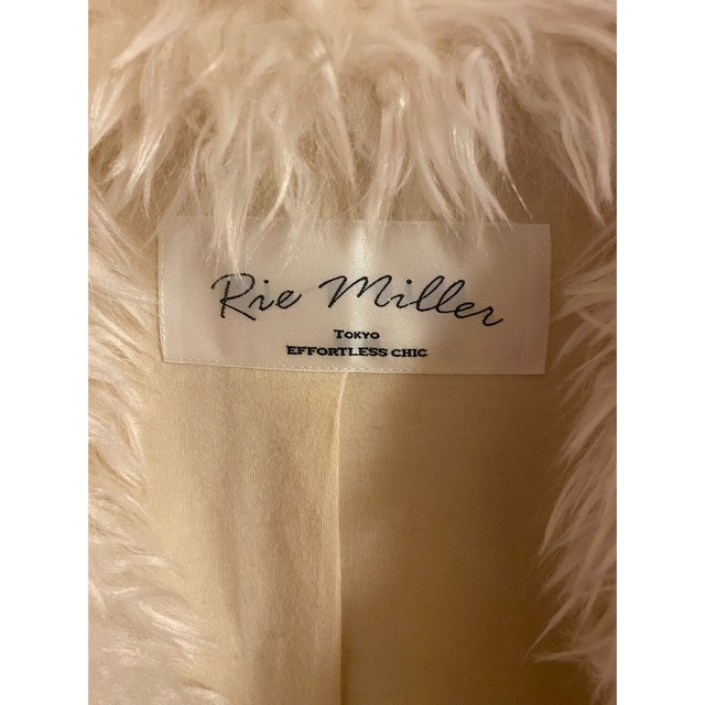 Rie Miller(リエミラー)のRie Millerファーベスト レディースのトップス(ベスト/ジレ)の商品写真