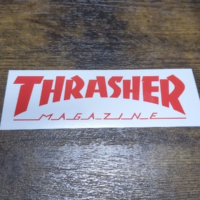 THRASHER(スラッシャー)の(縦3.9cm横10cm) THRASHER ステッカー新作 スポーツ/アウトドアのスポーツ/アウトドア その他(スケートボード)の商品写真