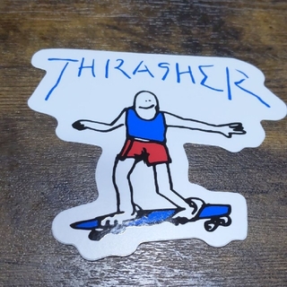 スラッシャー(THRASHER)の(縦9.5cm横10.1cm) THRASHER ステッカー　新作(スケートボード)