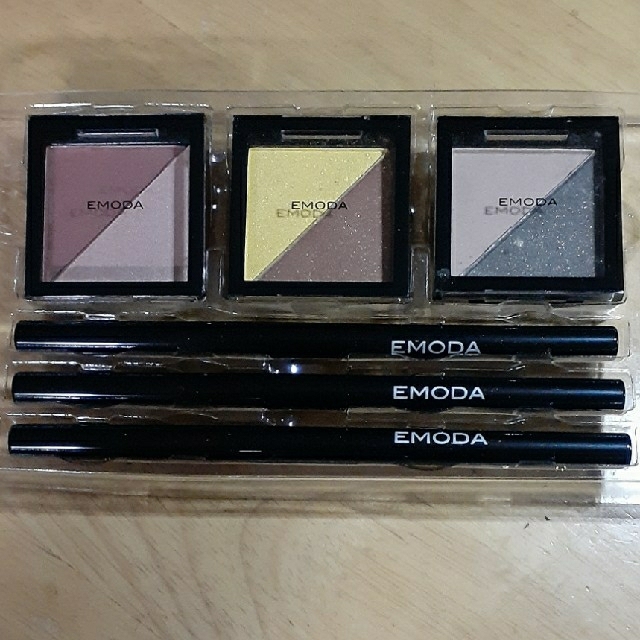 EMODA(エモダ)のEMODA✕JELLYコスメセット コスメ/美容のキット/セット(コフレ/メイクアップセット)の商品写真