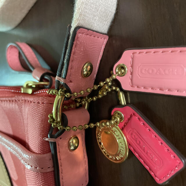 COACH(コーチ)のcoach  コーチ　ショルダーバック レディースのバッグ(ショルダーバッグ)の商品写真