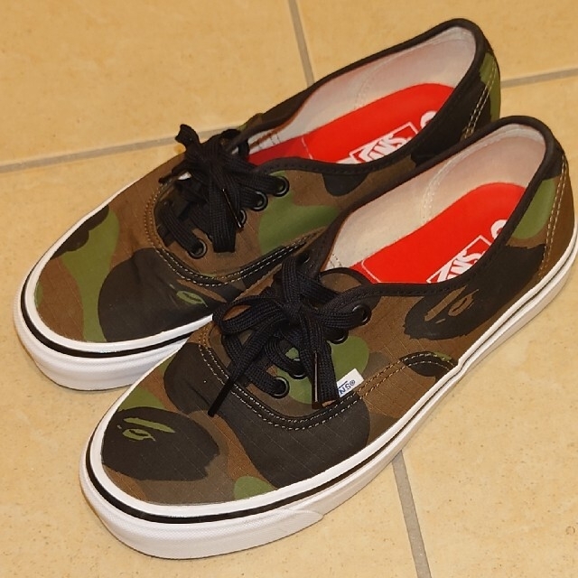 A BATHING APE(アベイシングエイプ)のBAPE X VANS 1ST CAMO AUTHENTIC M メンズの靴/シューズ(スニーカー)の商品写真