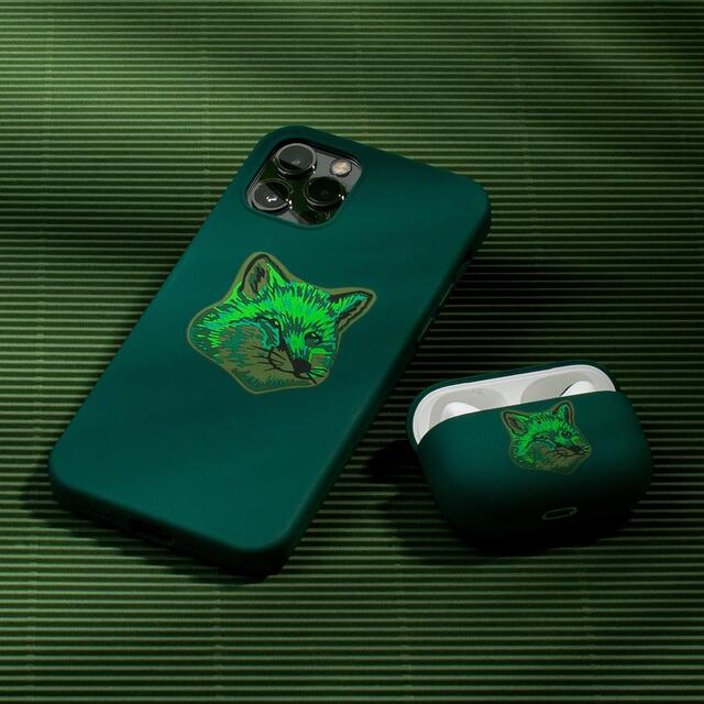 MAISON KITSUNE'(メゾンキツネ)のメゾンキツネ Green Fox iPhone12/12 Pro ケース スマホ/家電/カメラのスマホアクセサリー(モバイルケース/カバー)の商品写真