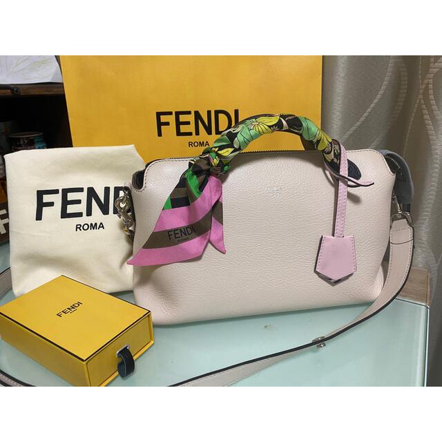 有名なブランド FENDI - 【正規品・美品】ラッピー付 フェンディ