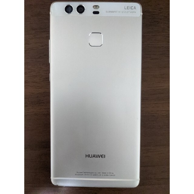 ファーウェイ　HUAWEI P9 シルバー 1