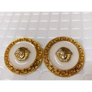 ヴェルサーチ(VERSACE)のビンテージ　Versace ベルサーチ　ブランドボタン　2個　約3.5cm(各種パーツ)