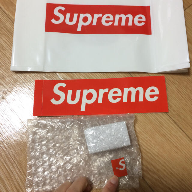 Supreme(シュプリーム)のsupreme 南京錠 シュプリーム ステッカーセット メンズのファッション小物(その他)の商品写真