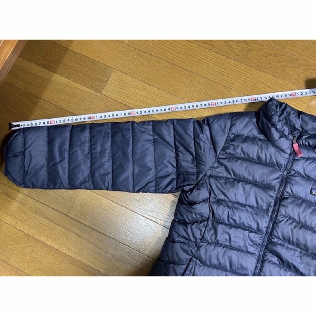 patagonia(パタゴニア)のpatagonia ガールズ.ダウン.セーター キッズ/ベビー/マタニティのキッズ服女の子用(90cm~)(ジャケット/上着)の商品写真