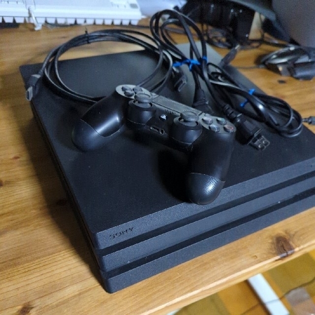 家庭用ゲーム機本体PS4 pro 1TB