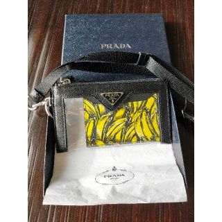 プラダ(PRADA)のPRADA サフィアーノ　カードケース　ネックストラップ(名刺入れ/定期入れ)