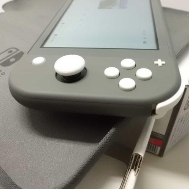 Nintendo Switch(ニンテンドースイッチ)のNintendo Switch Lite Gray エンタメ/ホビーのゲームソフト/ゲーム機本体(携帯用ゲーム機本体)の商品写真