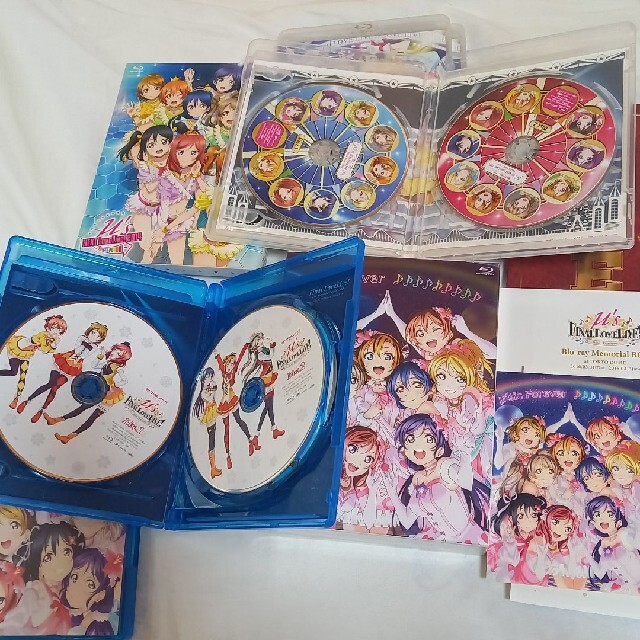 【もも様専用】ラブライブ!μ'sライブBlu-ray　3公演フルセット　写真集 エンタメ/ホビーのDVD/ブルーレイ(アニメ)の商品写真