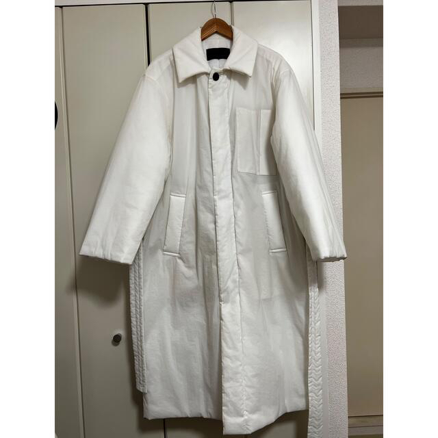 Maison Martin Margiela(マルタンマルジェラ)の【超セール】【th products】Long Padded Coat ホワイト メンズのジャケット/アウター(ステンカラーコート)の商品写真