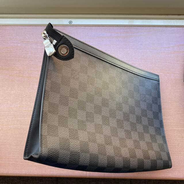 LOUIS VUITTON(ルイヴィトン)のルイヴィトン　ダミエ　クラッチバッグ　 メンズのバッグ(セカンドバッグ/クラッチバッグ)の商品写真