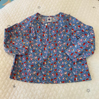 プチバトー(PETIT BATEAU)のmoh様【美品】PETIT BATEAU 小鳥柄トップス 24m(シャツ/カットソー)