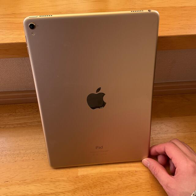 Apple(アップル)のiPad Pro 9.7インチ Wi-Fiモデル　画面割れ無し スマホ/家電/カメラのPC/タブレット(タブレット)の商品写真