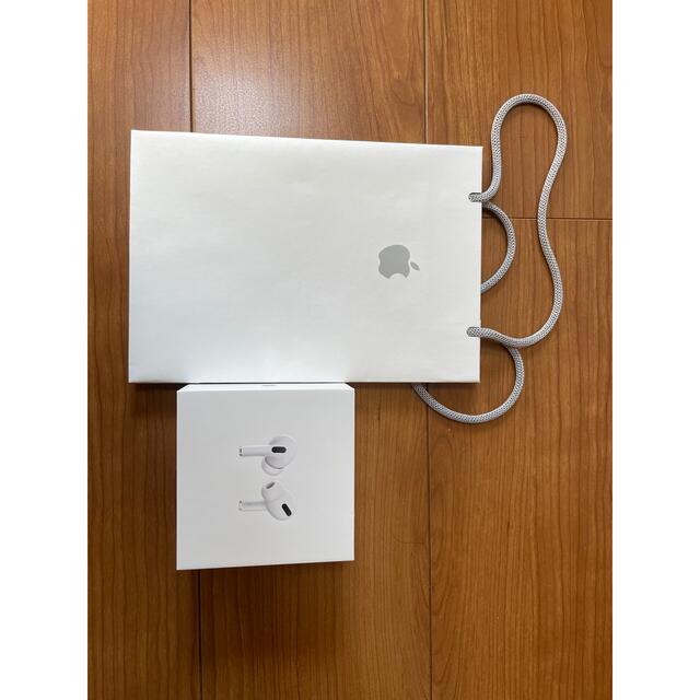 Apple(アップル)のAirPods pro スマホ/家電/カメラのオーディオ機器(ヘッドフォン/イヤフォン)の商品写真