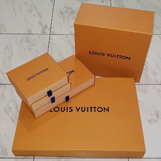 LOUIS VUITTON(ルイヴィトン)のルイヴィトン　箱セット(ﾟーﾟ*) レディースのバッグ(ショップ袋)の商品写真