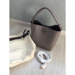 トリーバーチ(Tory Burch)の【美品】トリーバーチ　マックグロー　スモールバケットショルダーバッグ　(ショルダーバッグ)