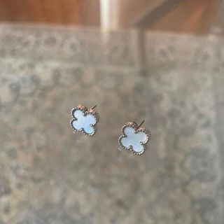 白蝶貝クローバーピアス(ピアス)