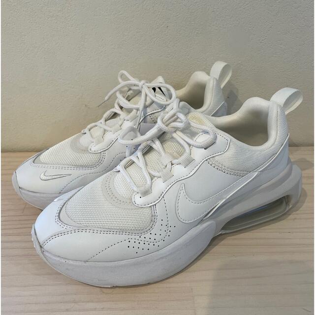 NIKE(ナイキ)のNIKE W AIR MAX VERONA 24cm レディースの靴/シューズ(スニーカー)の商品写真