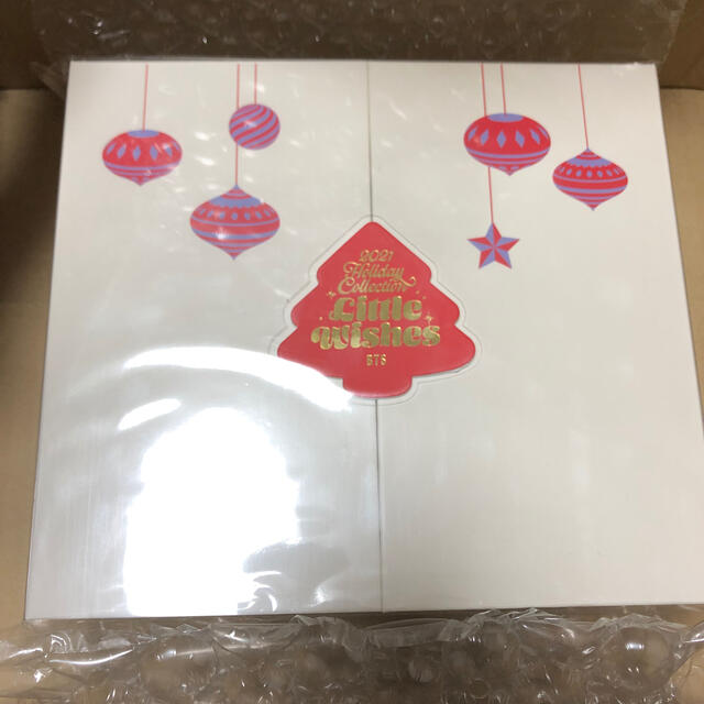 防弾少年団(BTS)(ボウダンショウネンダン)の新品未開封 BTS ホリデーコレクション　スペシャルボックス　クリスマス エンタメ/ホビーのCD(K-POP/アジア)の商品写真