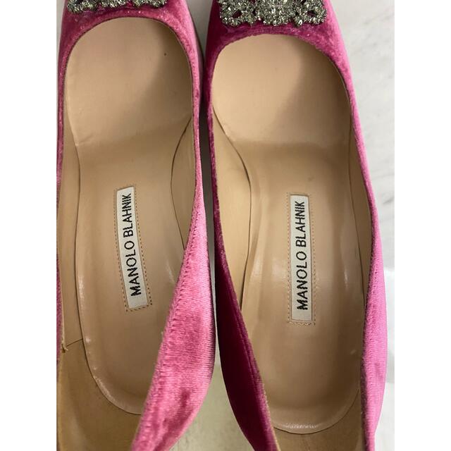 MANOLO BLAHNIK(マノロブラニク)のマノロブラニク　ハンギシ　ピンク　ベルベット　パンプス　361/2 レディースの靴/シューズ(ハイヒール/パンプス)の商品写真