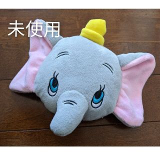 ディズニー(Disney)の【未使用品】　ダンボ　ぬいぐるみフェイスポーチ　パスケース(キャラクターグッズ)