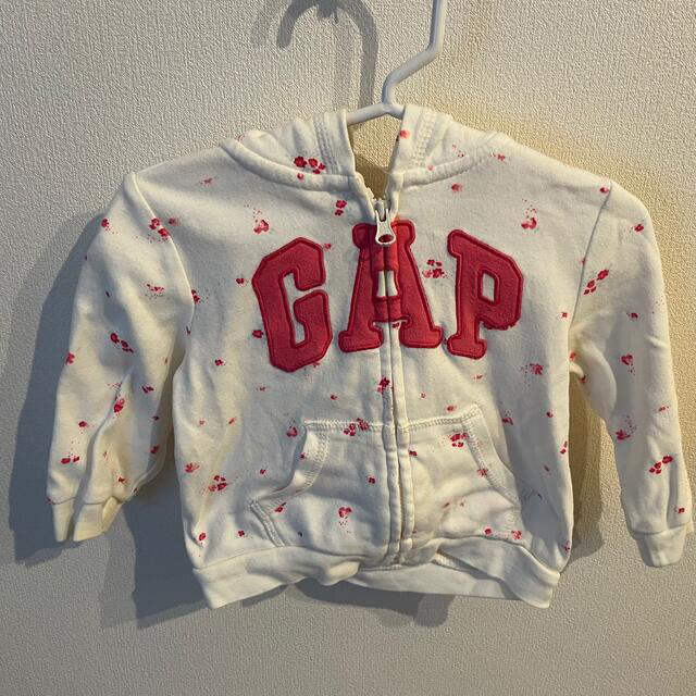 GAP(ギャップ)のGAP クマミミパーカー キッズ/ベビー/マタニティのベビー服(~85cm)(カーディガン/ボレロ)の商品写真