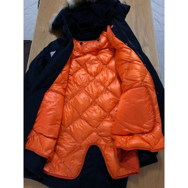 Rocky Mountain Featherbed(ロッキーマウンテンフェザーベッド)のrocky mountain featherbed fishtail parka メンズのジャケット/アウター(ダウンジャケット)の商品写真