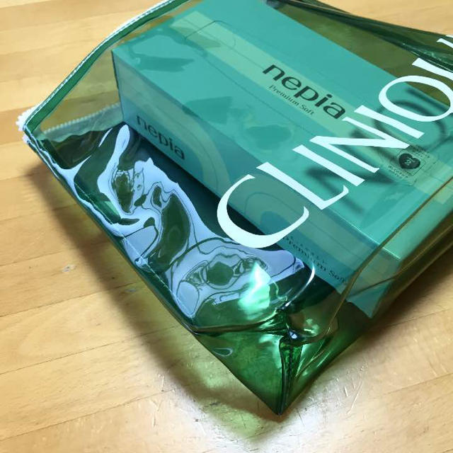 CLINIQUE(クリニーク)のクリニーク クリアポーチ(大) レディースのファッション小物(ポーチ)の商品写真