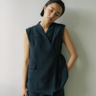 トゥデイフル(TODAYFUL)の【little suzie】Chambray Cache-coeur Gilet(シャツ/ブラウス(半袖/袖なし))