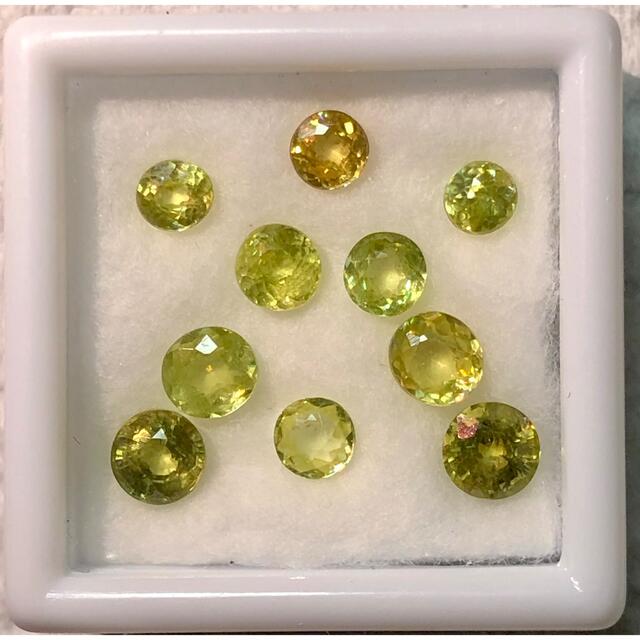 天然スフェーンルース　3.6 ct  非加熱 虹が煌めくグリーン カラー 1