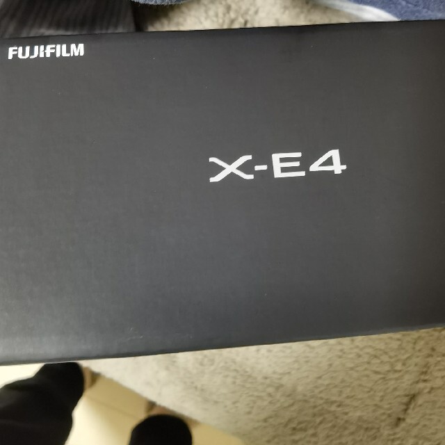 富士フイルム - 新品 FUJIFILM X-E4 シルバー