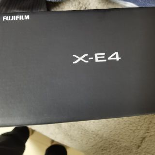 フジフイルム(富士フイルム)の新品 FUJIFILM X-E4 シルバー(ミラーレス一眼)