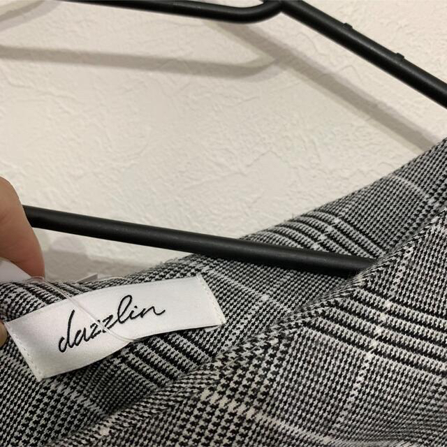 dazzlin(ダズリン)のひな祭りまで限定価格★新品★dazzlin 膝丈ワンピース S　グレー系チェック レディースのワンピース(ひざ丈ワンピース)の商品写真