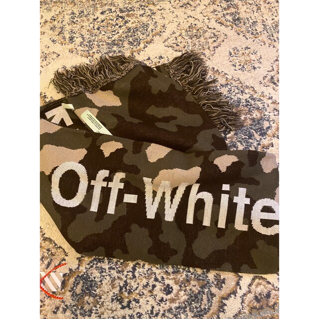 OFF-WHITE(オフホワイト)のOFF-WHITE オフホワイト カモ ピース アロー マフラー　美品 メンズのファッション小物(マフラー)の商品写真