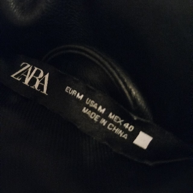 ZARA(ザラ)のザラパフダウンジャケットフェイクレザー メンズのジャケット/アウター(ダウンジャケット)の商品写真