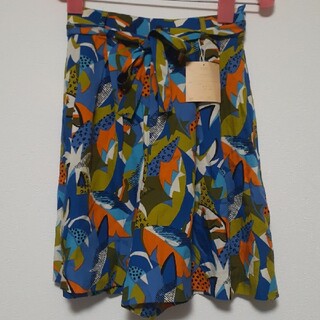 新品　タグ付き　可愛い夏色　スカートに見える　キュロット　リボンりぼんベルト付き(キュロット)