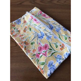 ローラアシュレイ(LAURA ASHLEY)のLAURA ASHLEYのポーチ(used品)イエロー(ポーチ)