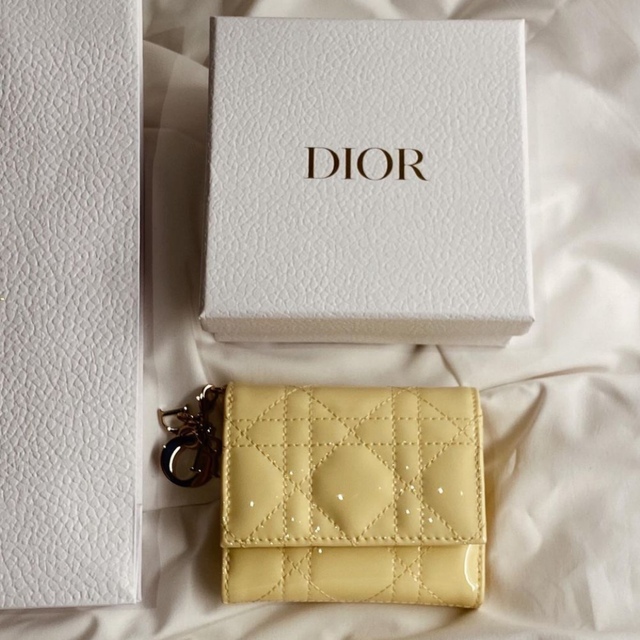 国内外の人気！ 完売 ディオール 新品 新色 LADY DIOR ロータス